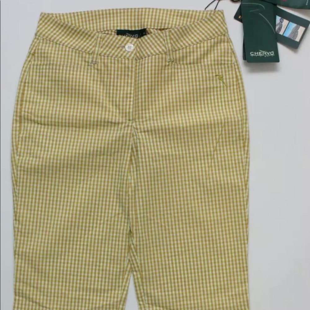 Hiking shorts USA 4 new condition. Yellow tags